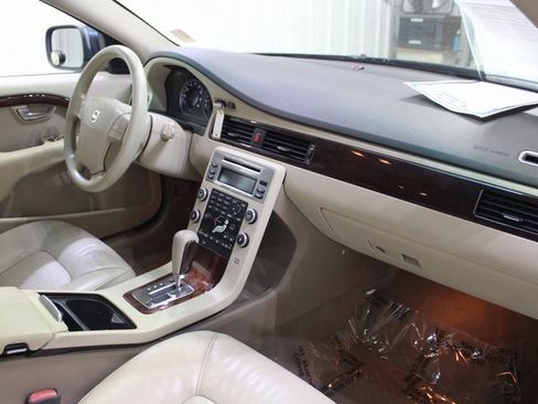 Used 2008 Volvo XC70 3.2 image 20