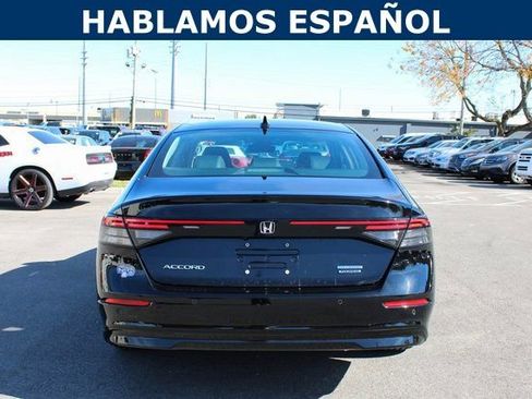 Used 2023 Honda Accord Touring image 4