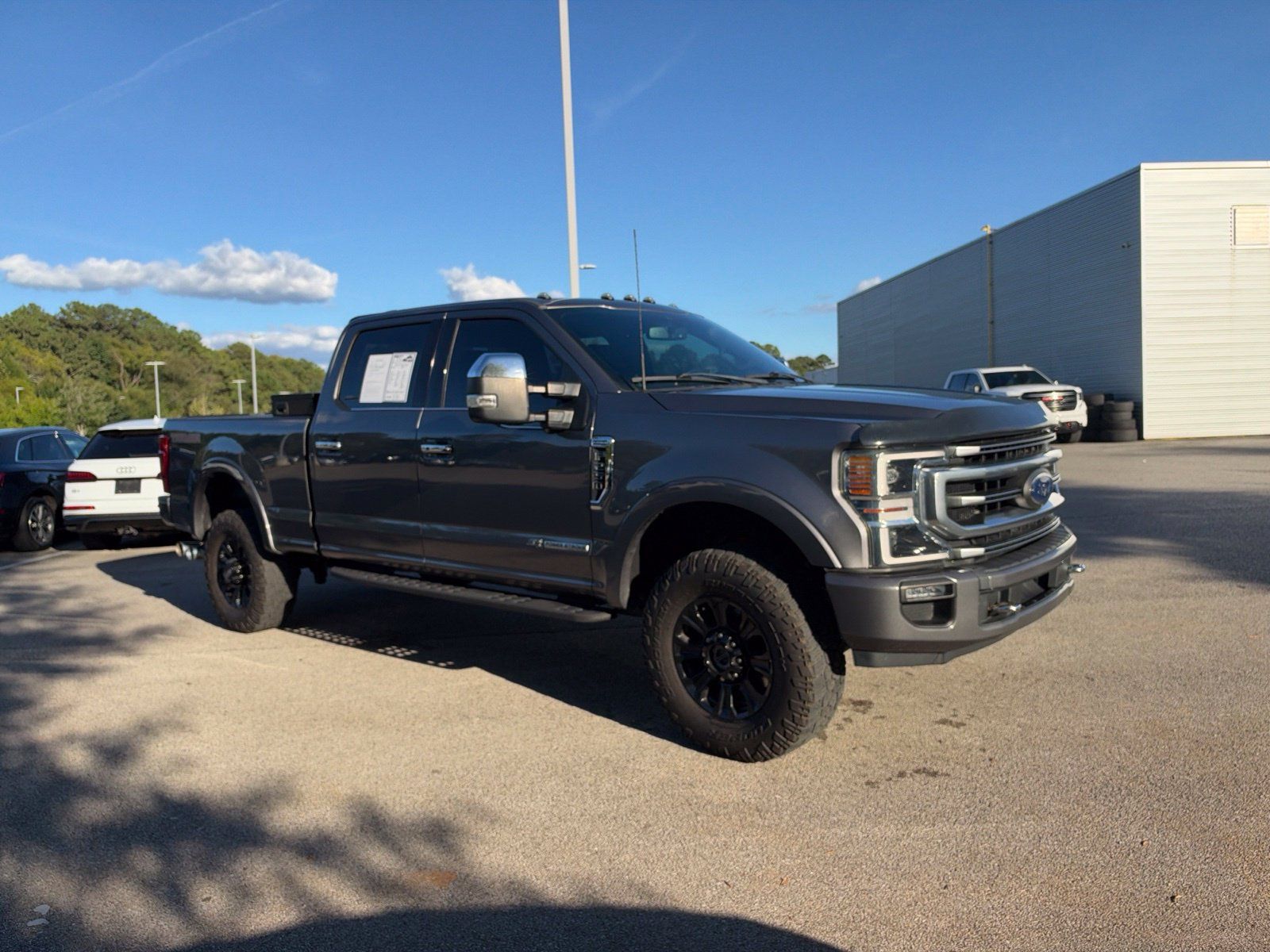 Used 2022 Ford F250 Platinum w/ Tremor Off-Road Package AWD/4WD image 3