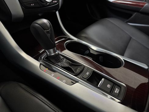 Used 2016 Acura TLX image 24