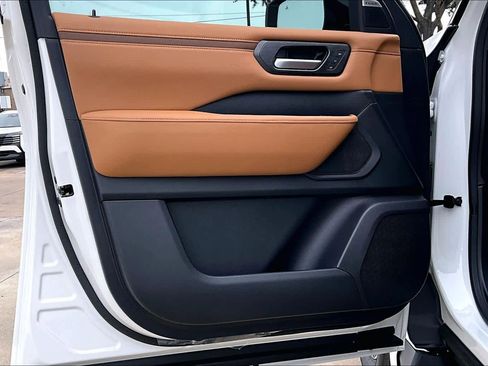 New 2026 Nissan Armada SL w/ Captain's Chari Seat Package image 15