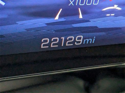 Used 2025 Chevrolet Traverse LT image 19