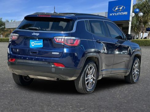 Used 2020 Jeep Compass Latitude FWD image 3