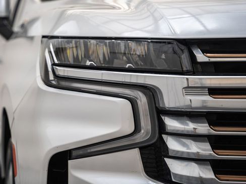 Used 2024 Chevrolet Suburban High Country AWD/4WD image 15