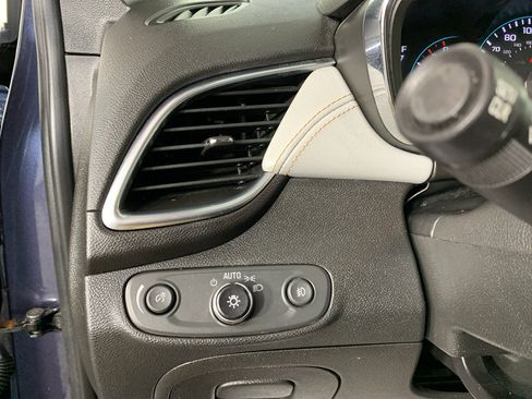 Used 2018 Chevrolet Trax Premier image 17