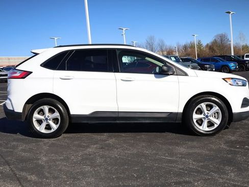Used 2020 Ford Edge SE image 3