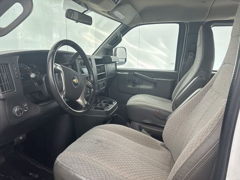 Used 2016 Chevrolet Express 2500 Extended image 13