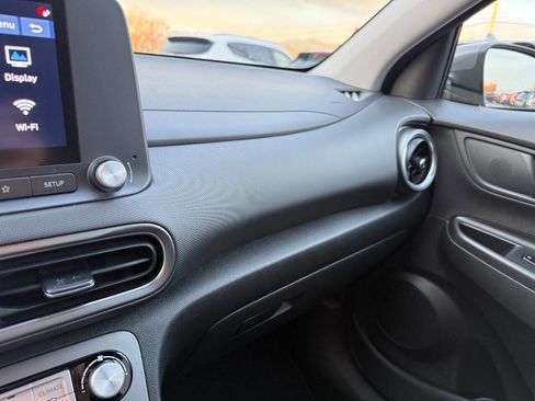 Used 2023 Hyundai Kona SE image 38