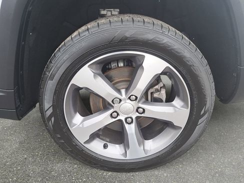 Used 2023 Jeep Grand Cherokee L Limited image 35