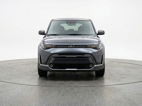 Used 2025 Kia Soul LX w/ LX Technology Package image 2