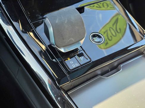 Certified 2025 Land Rover Range Rover Sport SE image 32