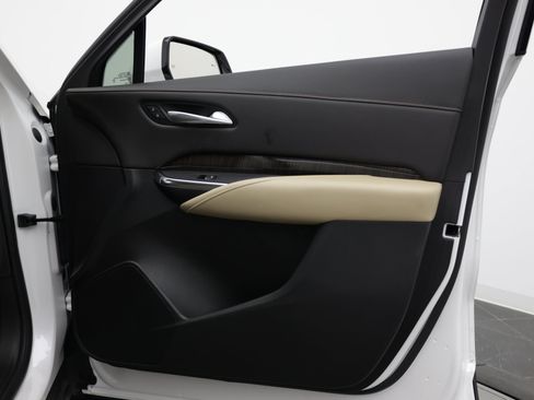 Used 2025 Cadillac XT4 Premium Luxury w/ Cold Weather Package FWD image 40