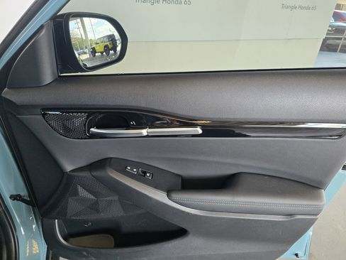 Used 2024 Kia Seltos S image 22