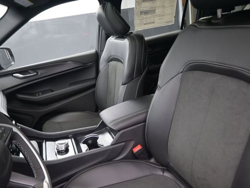 New 2025 Jeep Grand Cherokee L Altitude image 31