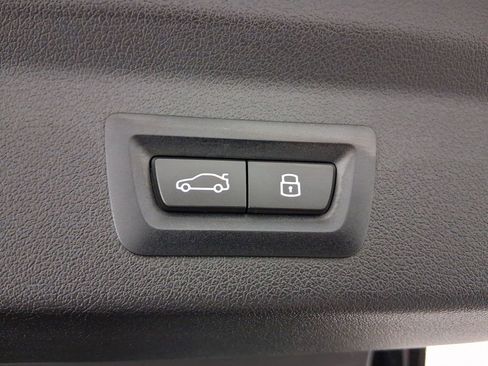 Used 2025 BMW X2 xDrive28i image 28