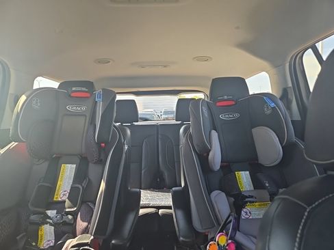 Used 2018 GMC Acadia SLT FWD image 20
