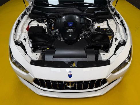 Used 2018 Maserati Ghibli S RWD image 53