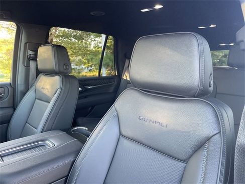 Used 2024 GMC Yukon Denali w/ Max Trailering Package image 12