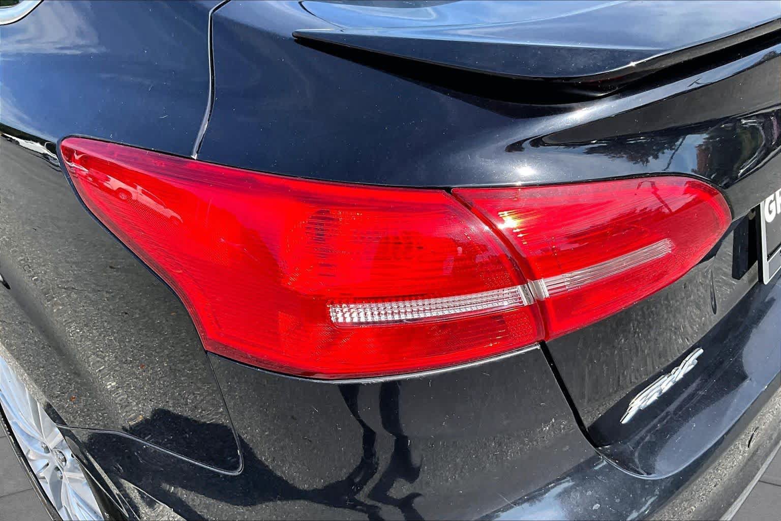 Used 2016 Ford Focus Titanium FWD image 29