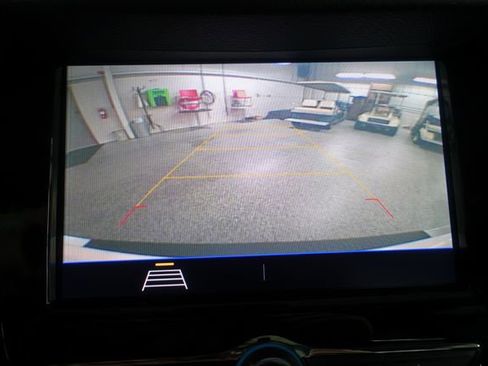 Used 2022 Chevrolet Trax LT w/ Premium Seat Package image 15