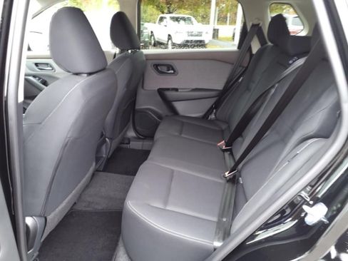 Used 2023 Nissan Rogue S FWD image 7