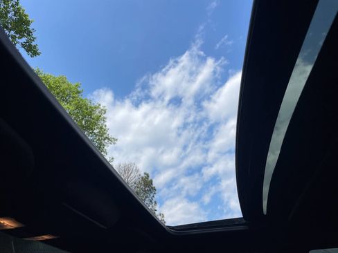 Used 2017 Ford Expedition XLT image 15