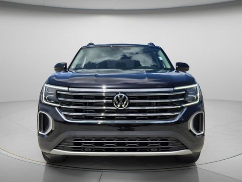 Certified 2026 Volkswagen Atlas SE w/ Panoramic Sunroof Package FWD image 4