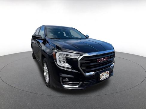 Used 2024 GMC Terrain SLE FWD image 3