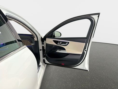 Used 2026 Mercedes-Benz E 350 4MATIC Sedan image 22