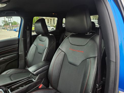 Used 2024 Jeep Compass Trailhawk AWD/4WD image 11