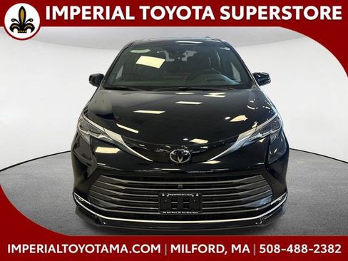 New 2026 Toyota Sienna Platinum AWD/4WD image 1