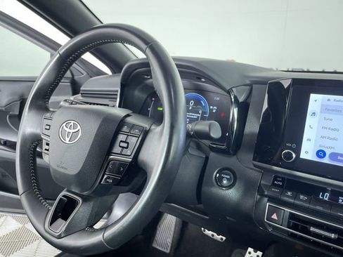 Used 2025 Toyota Camry SE FWD image 29