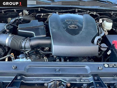 Certified 2019 Toyota Tacoma SR5 image 29