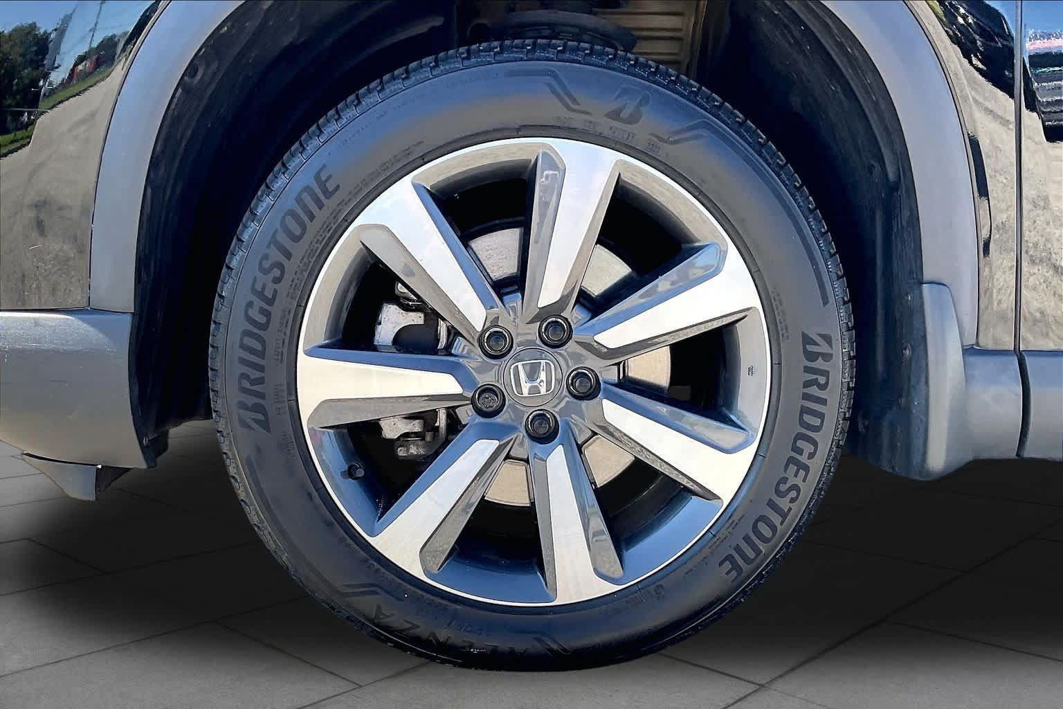 Used 2023 Honda Pilot Touring image 11