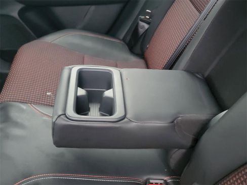 Certified 2025 Nissan Kicks SR image 27