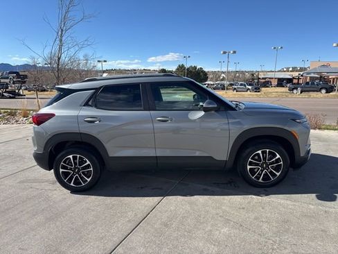 Used 2024 Chevrolet TrailBlazer LT w/ Convenience Package image 11