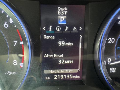 Used 2015 Toyota Highlander XLE image 25