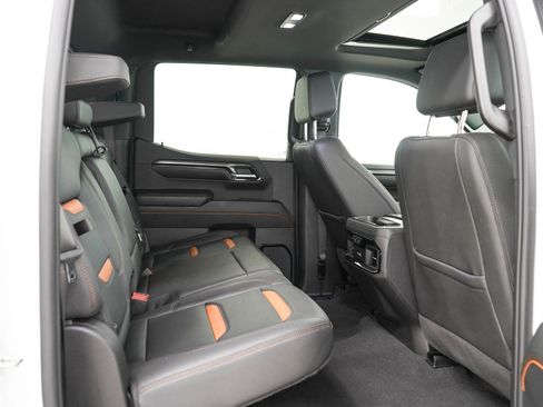 Used 2024 GMC Sierra 1500 AT4 w/ Technology Package AWD/4WD image 14