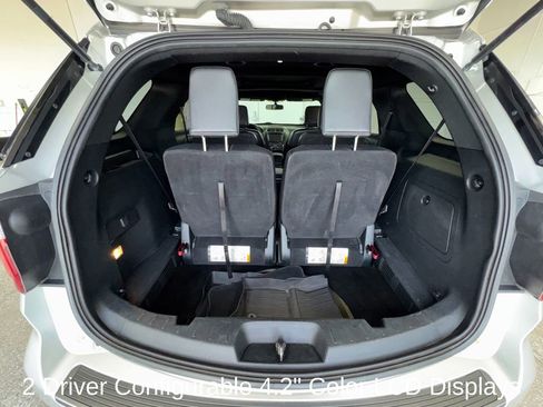 Used 2018 Ford Explorer XLT w/ XLT Appearance Package AWD/4WD image 22