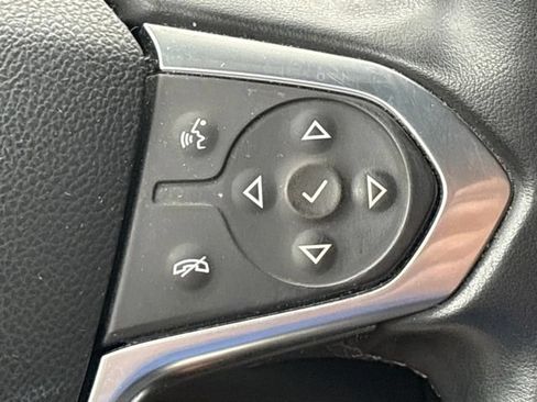 Used 2023 Chevrolet Traverse LT AWD/4WD image 18