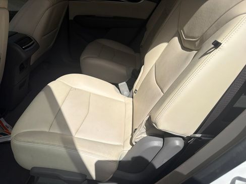Used 2020 Cadillac XT6 Premium Luxury FWD image 16
