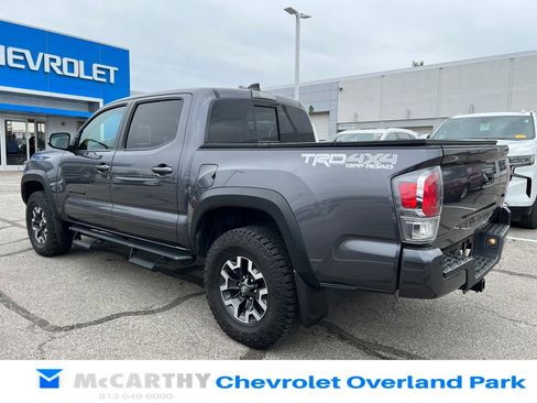 Used 2022 Toyota Tacoma TRD Off-Road w/ TRD Premium Off Road Package image 5