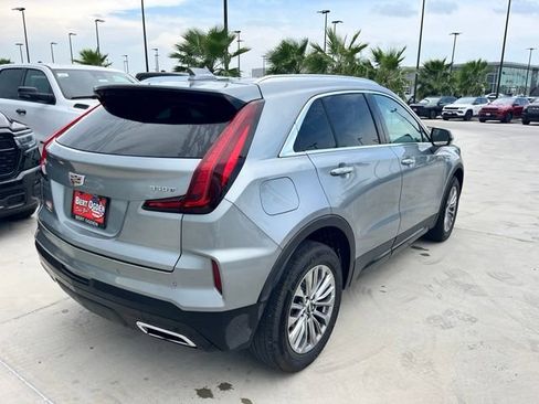 Used 2025 Cadillac XT4 Premium Luxury FWD image 4