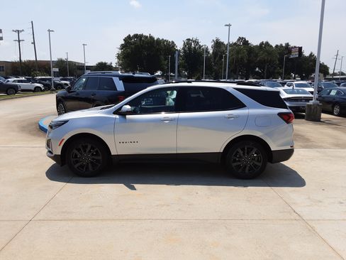 Used 2022 Chevrolet Equinox RS w/ RS Leather Package image 4