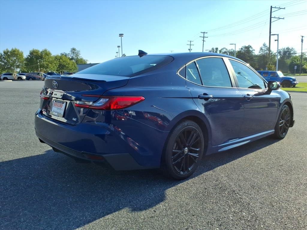 Used 2025 Toyota Camry SE FWD image 4