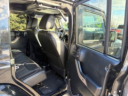 Used 2016 Jeep Wrangler Unlimited Sahara image 20