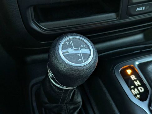 Used 2023 Jeep Wrangler Unlimited AWD/4WD image 23