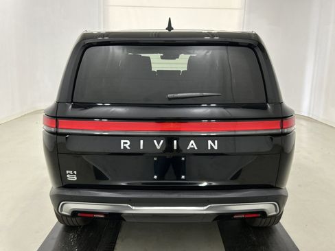Used 2025 Rivian R1S Adventure image 4