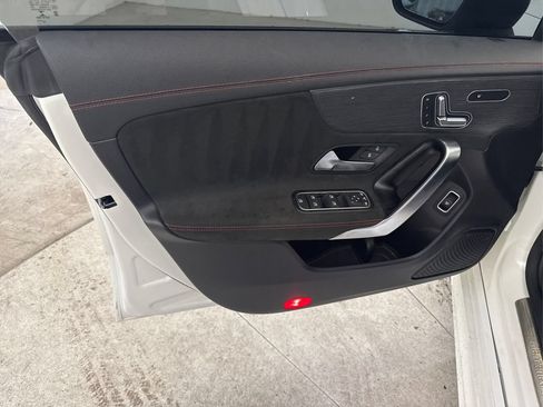 Used 2023 Mercedes-Benz CLA 250 4MATIC image 33