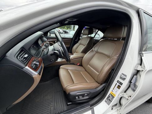 Used 2014 BMW 550i xDrive Sedan AWD/4WD image 20